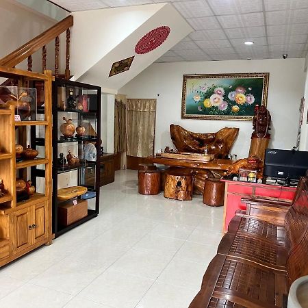 Golden Flower Homestay Yuli Extérieur photo