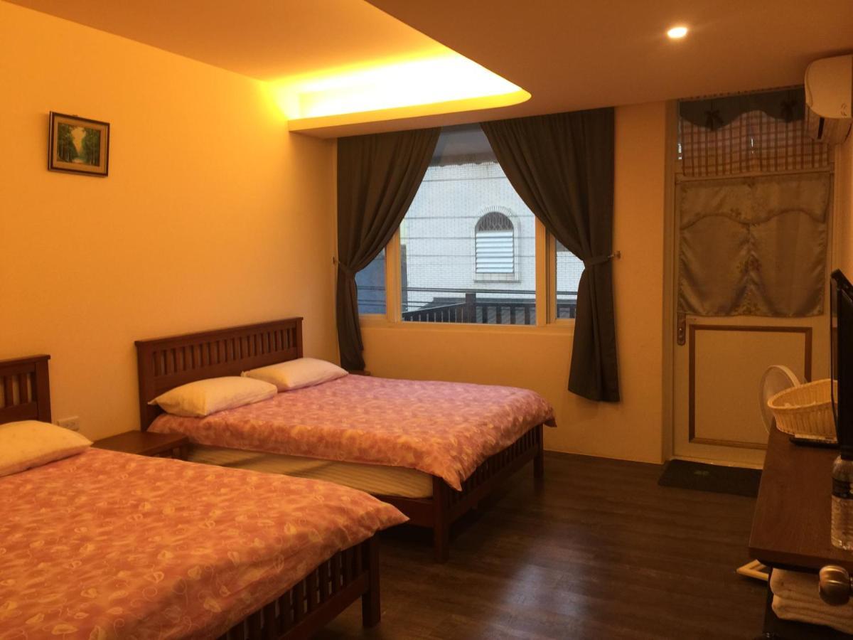 Golden Flower Homestay Yuli Extérieur photo