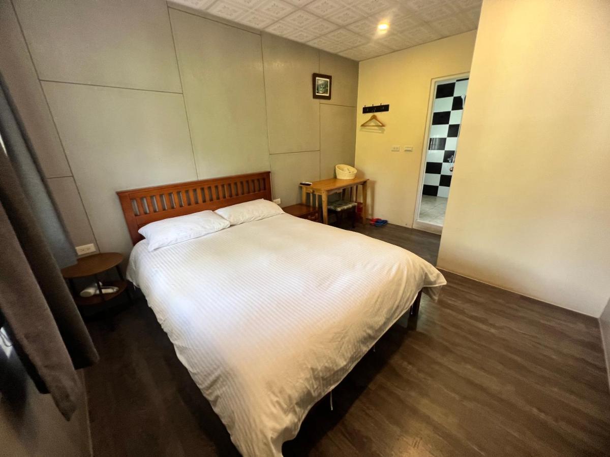 Golden Flower Homestay Yuli Extérieur photo