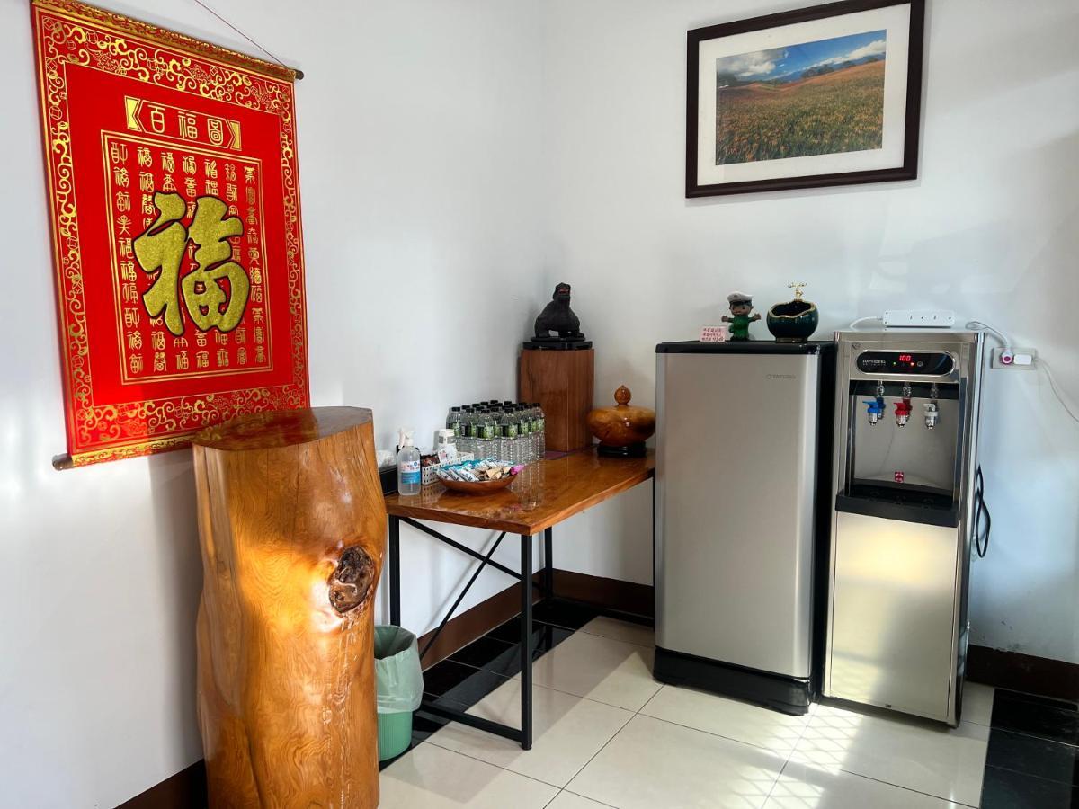 Golden Flower Homestay Yuli Extérieur photo
