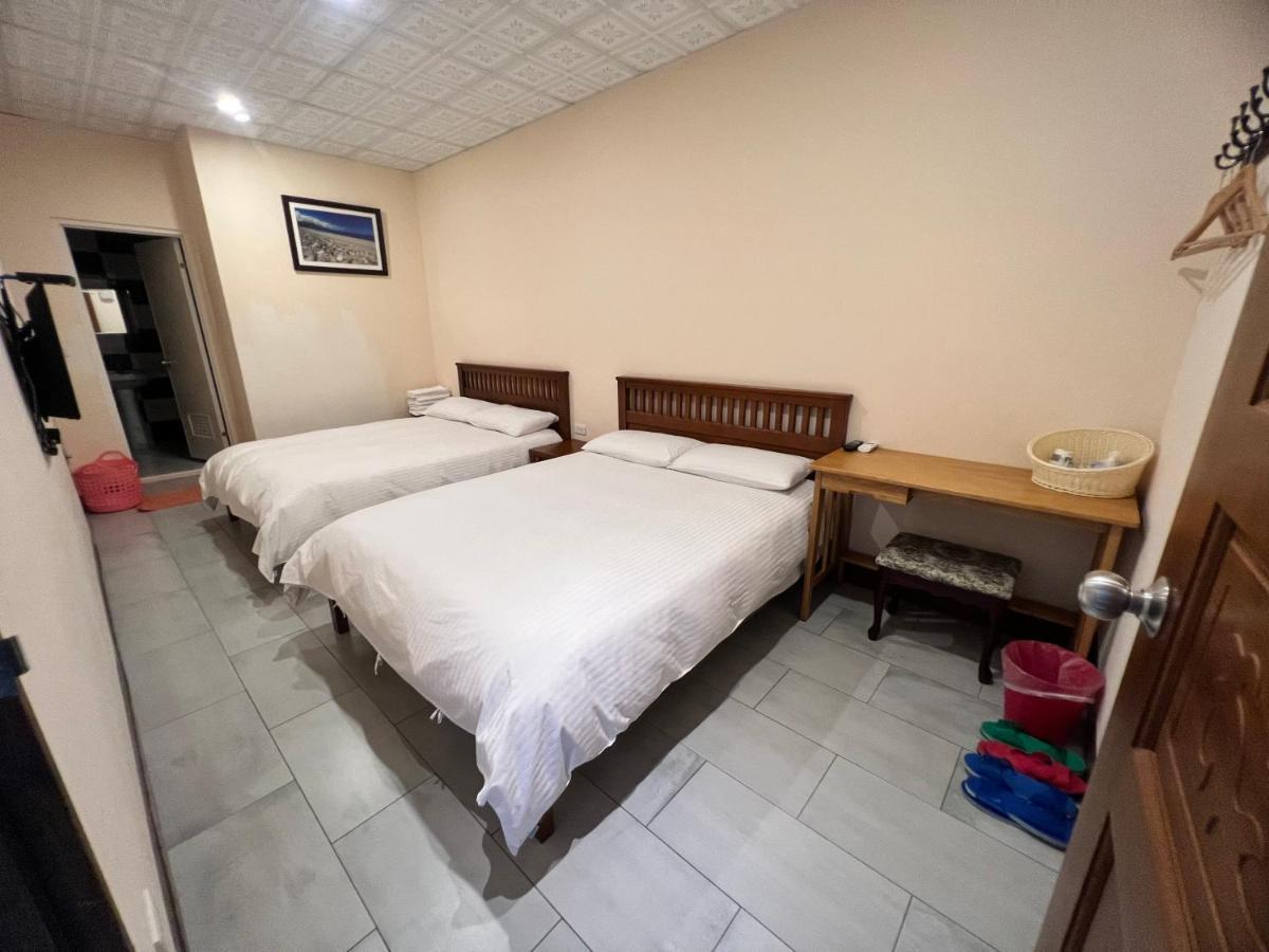 Golden Flower Homestay Yuli Extérieur photo